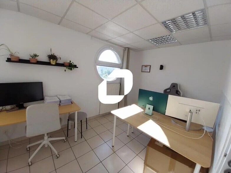 3 Avenue Du 8 Mai 1945, Échirolles à louer - Photo du bâtiment - Image 3 de 18