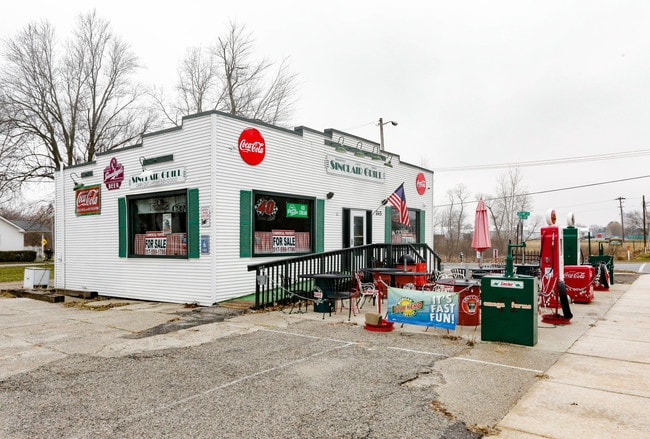 Plus de détails pour 345 W Grand River, Webberville, MI - Commerce de détail à vendre