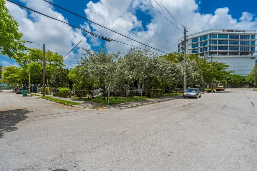 1246 NW 9th Ave, Miami, FL à vendre - Photo du bâtiment - Image 2 de 9