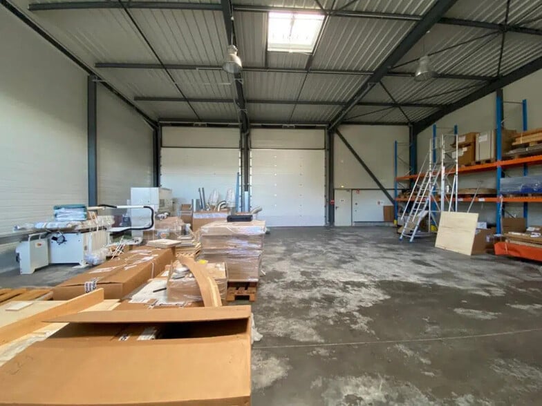 Bureau dans Vourles à louer - Photo intérieure - Image 3 de 8