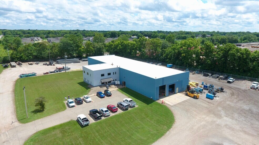 1110 W Thompson Rd, Indianapolis, IN à louer - Photo du bâtiment - Image 2 de 6