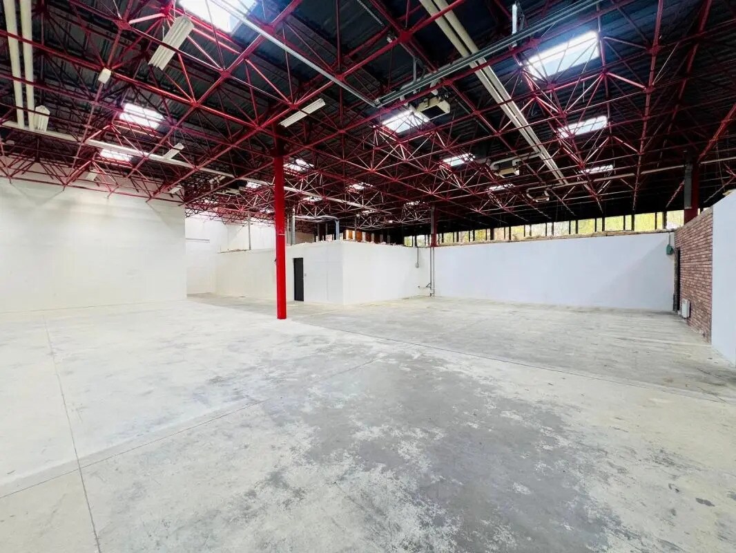 Flex dans Montigny-le-Bretonneux à louer Photo du bâtiment- Image 1 de 20