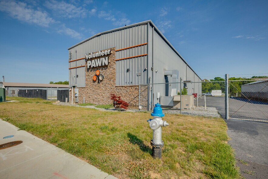 718 W Walnut St, Johnson City, TN à vendre - Photo du bâtiment - Image 2 de 35
