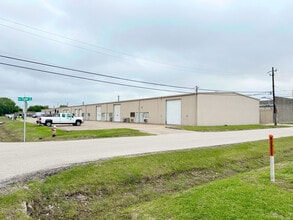 400 N 11th St, La Porte, TX à louer Photo intérieure- Image 2 de 4