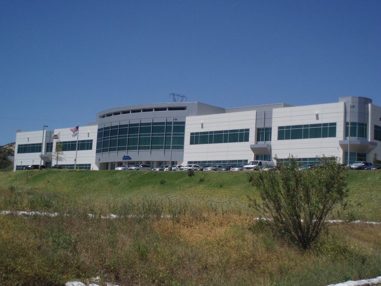 25155 Rye Canyon Loop, Valencia, CA à louer - Photo du bâtiment - Image 3 de 5