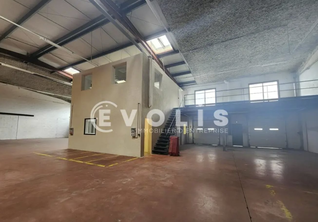 22 Avenue Du 24 Août 1944, Corbas for lease Interior Photo- Image 1 of 21