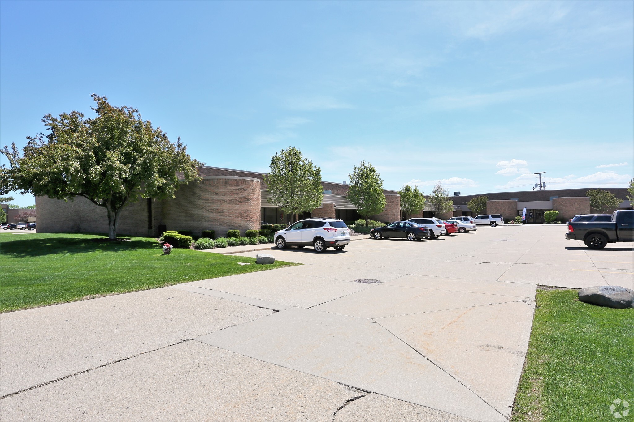 7314-7515 19 Mile Rd, Sterling Heights, MI for lease Building Photo- Image 1 of 6