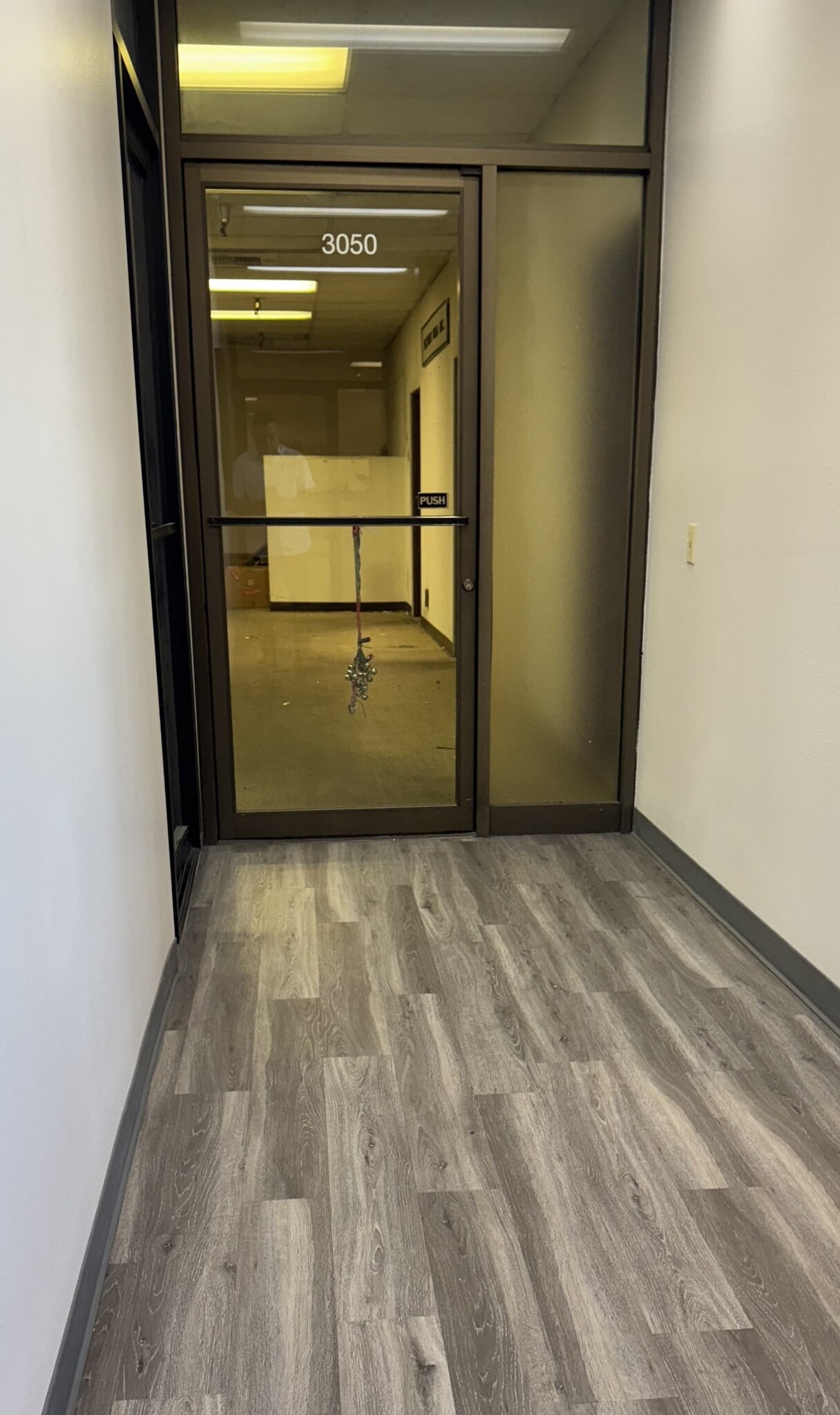 3020-3070 E Victoria St, Compton, CA for lease Lobby- Image 1 of 5
