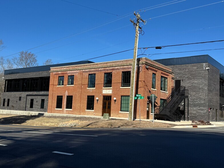 501 Waterworks Dr, Southern Pines, NC à louer - Photo du bâtiment - Image 2 de 7