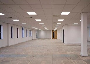 2 Park Ln, Leeds for lease Interior Photo- Image 1 of 7