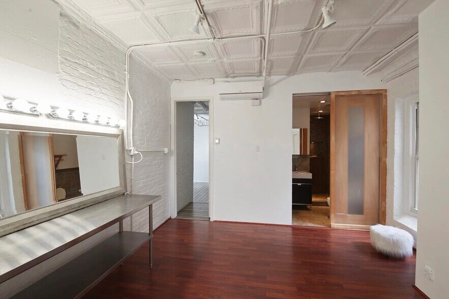 447 W 36th St, New York, NY à vendre - Photo du bâtiment - Image 3 de 54