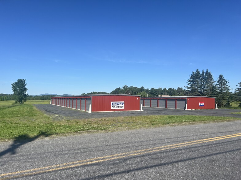 132 River Rd & 73 Weston Ave, Madison, ME for sale - Primary Photo - Image 1 of 4