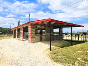4951 FM 1283, Pipe Creek, TX à louer Photo intérieure- Image 1 de 10