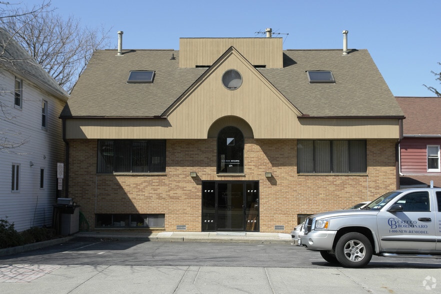 871 Commerce St, Thornwood, NY for sale - Building Photo - Image 3 of 3