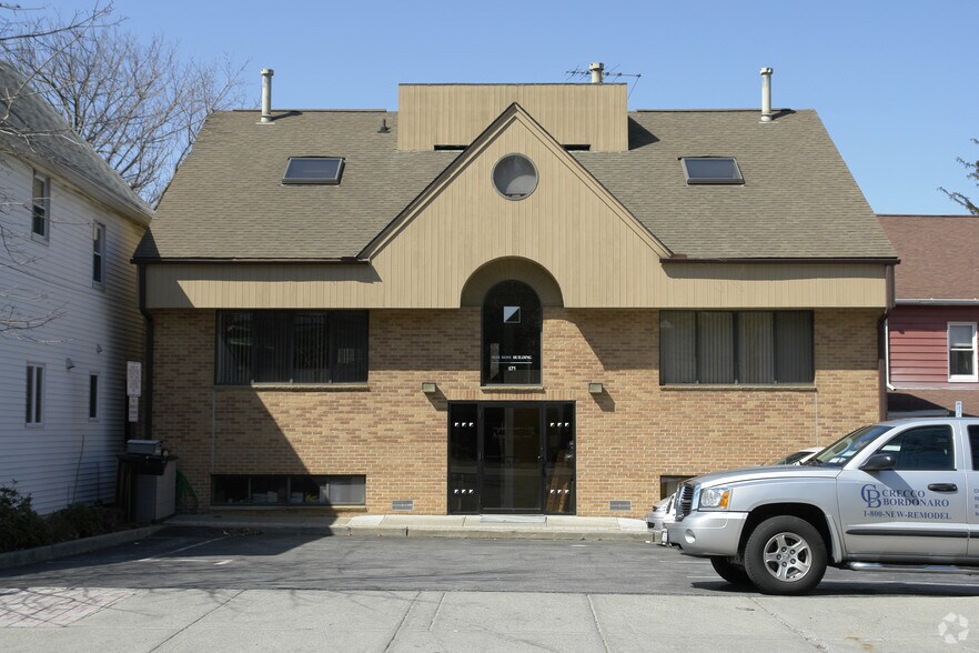 871 Commerce St, Thornwood, NY à vendre - Photo du bâtiment - Image 3 de 3