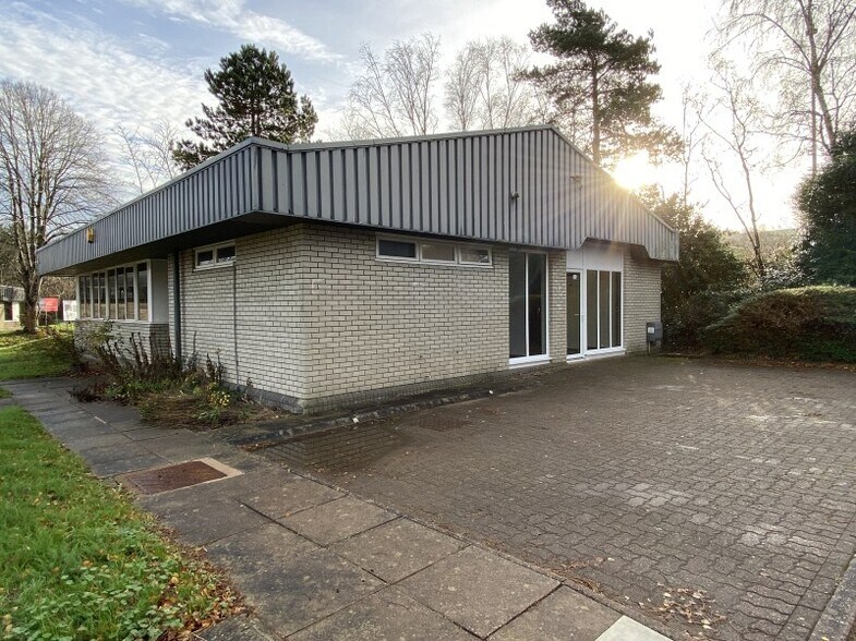 Pool Rd, Newtown for lease - Building Photo - Image 2 of 3