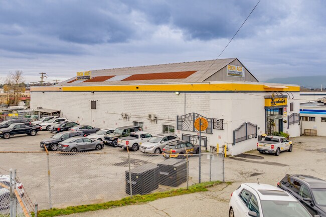 Plus de détails pour 2755 Boundary Rd, Vancouver, BC - Industriel à vendre