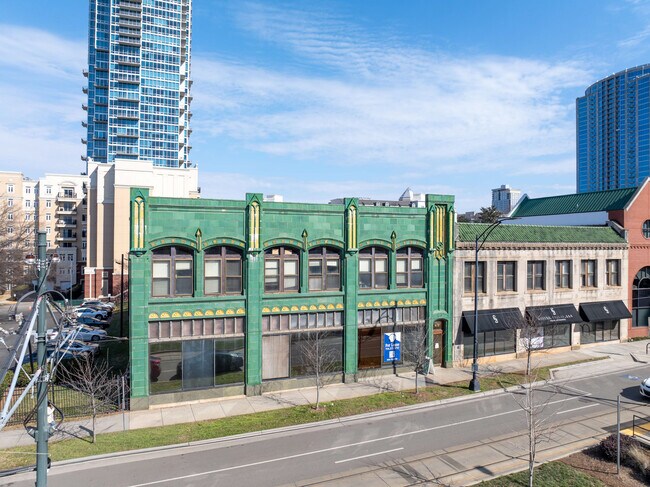 Plus de détails pour 402 W Trade St, Charlotte, NC - Bureau, Bureau/Commerce de détail à louer