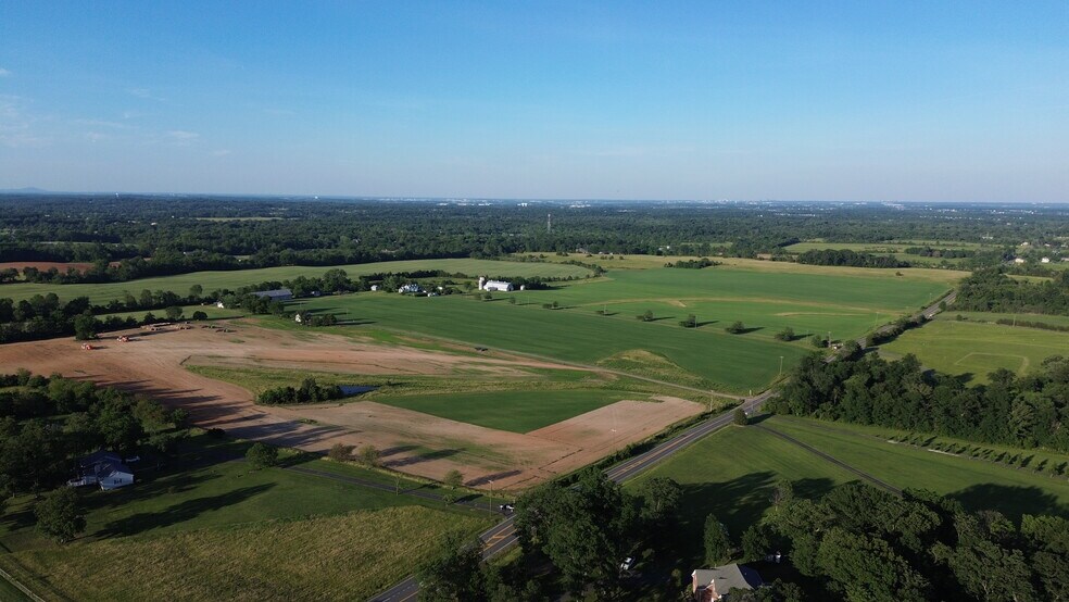 2539 Logmill Rd, Haymarket, VA à vendre - Photo du bâtiment - Image 3 de 7