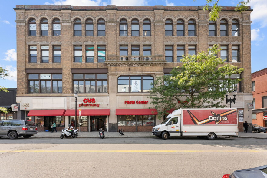 423 W Broadway, South Boston, MA for lease - Building Photo - Image 2 of 10