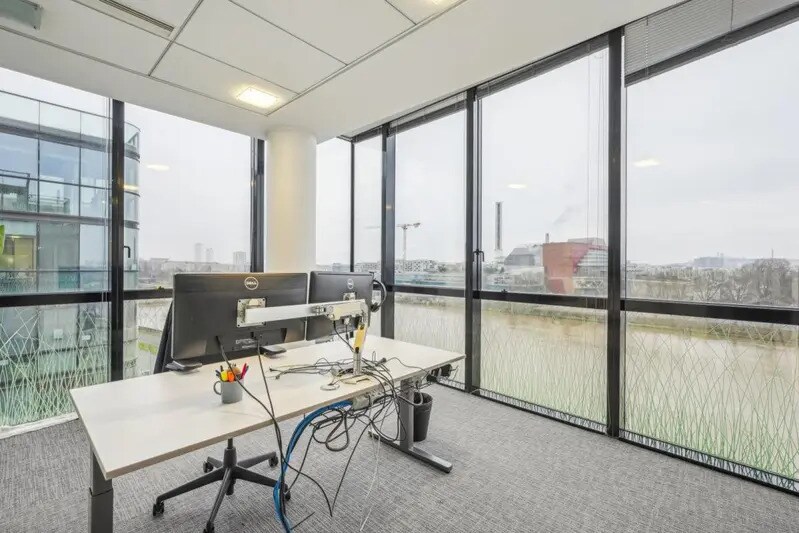 2-8 Rue Sarah Bernhardt, Asnières-sur-Seine for lease - Interior Photo - Image 2 of 8