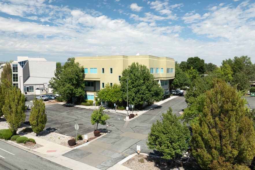 6225 Neil Rd, Reno, NV for lease - Building Photo - Image 2 of 7