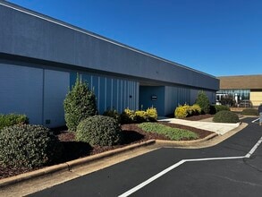 404 Huffman Mill Rd, Burlington, NC for lease Building Photo- Image 1 of 8