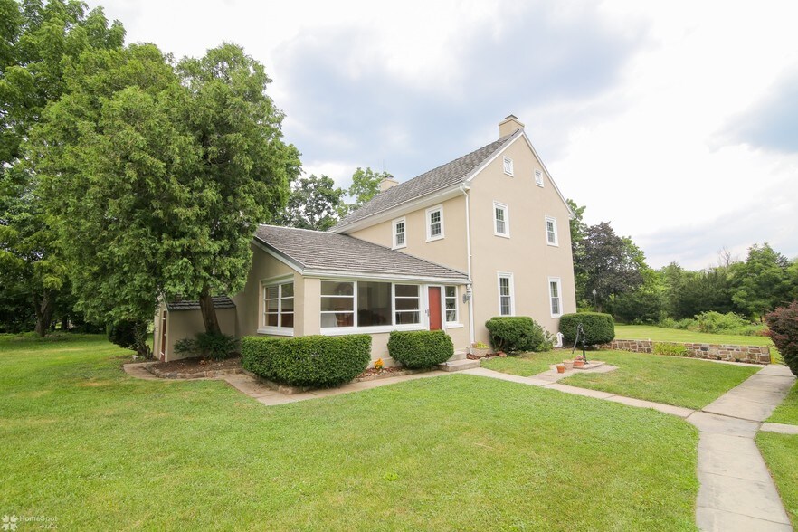 3305 Municipal Dr, Whitehall, PA à vendre - Photo du bâtiment - Image 2 de 60