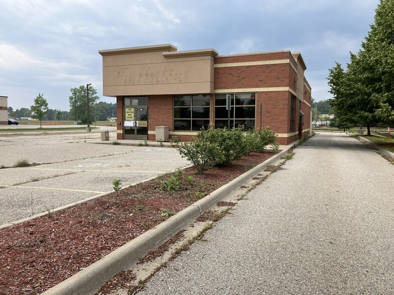 772 W Bay St, East Tawas, MI for sale - Building Photo - Image 3 of 25