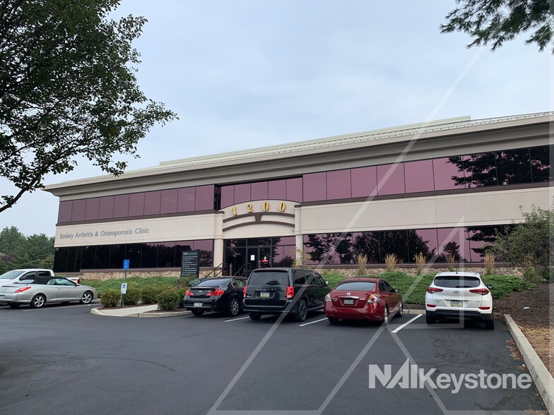 1200 Broadcasting Rd, Wyomissing, PA à louer - Photo du bâtiment - Image 2 de 6