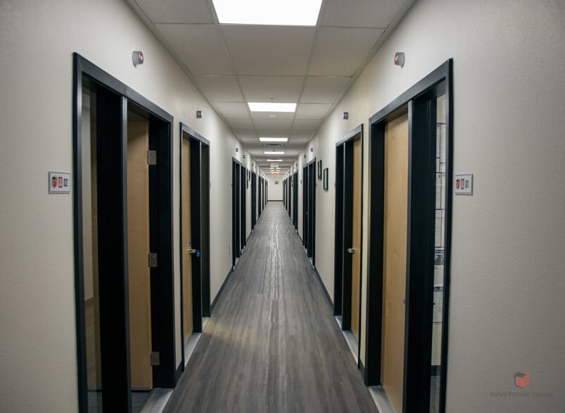 1402 W Pico Ave, El Centro, CA for lease - Interior Photo - Image 3 of 9