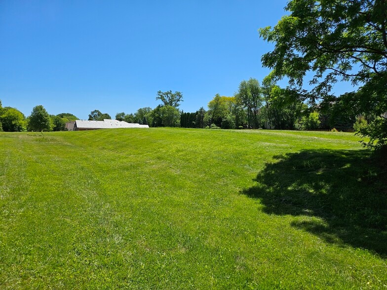 5806-5810 Terra Cotta Rd, Crystal Lake, IL à vendre - Photo du bâtiment - Image 2 de 18