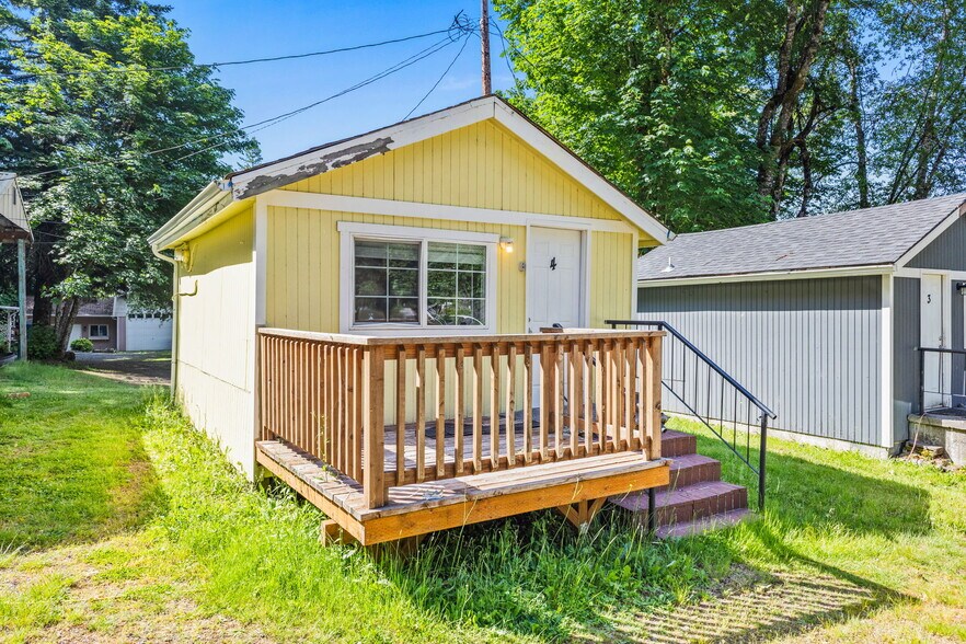 105 N Front St, Detroit, OR à vendre - Photo du bâtiment - Image 3 de 9