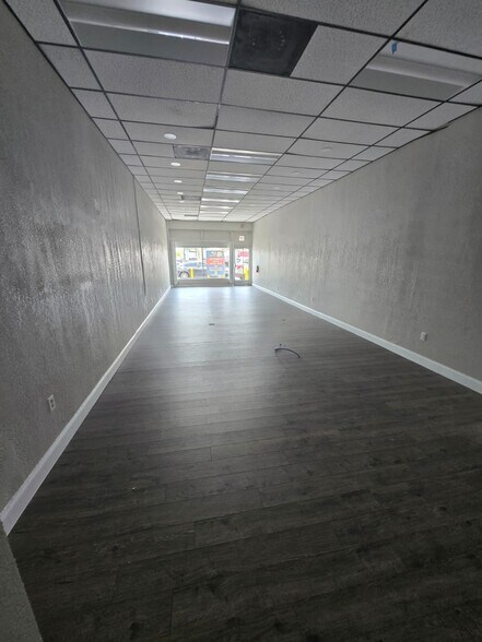 16541-16551 NW 27th Ave, Miami Gardens, FL for lease - Building Photo - Image 3 of 6