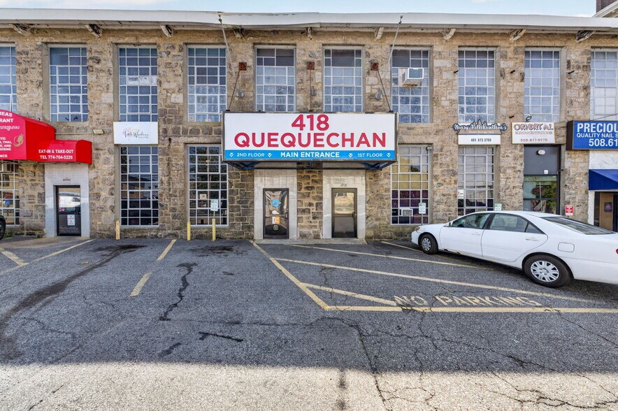 418 Quequechan St, Fall River, MA à vendre - Photo du bâtiment - Image 2 de 22