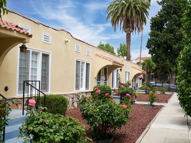 1845 New Hampshire Ave, Los Angeles, CA à vendre - Photo du bâtiment - Image 3 de 23