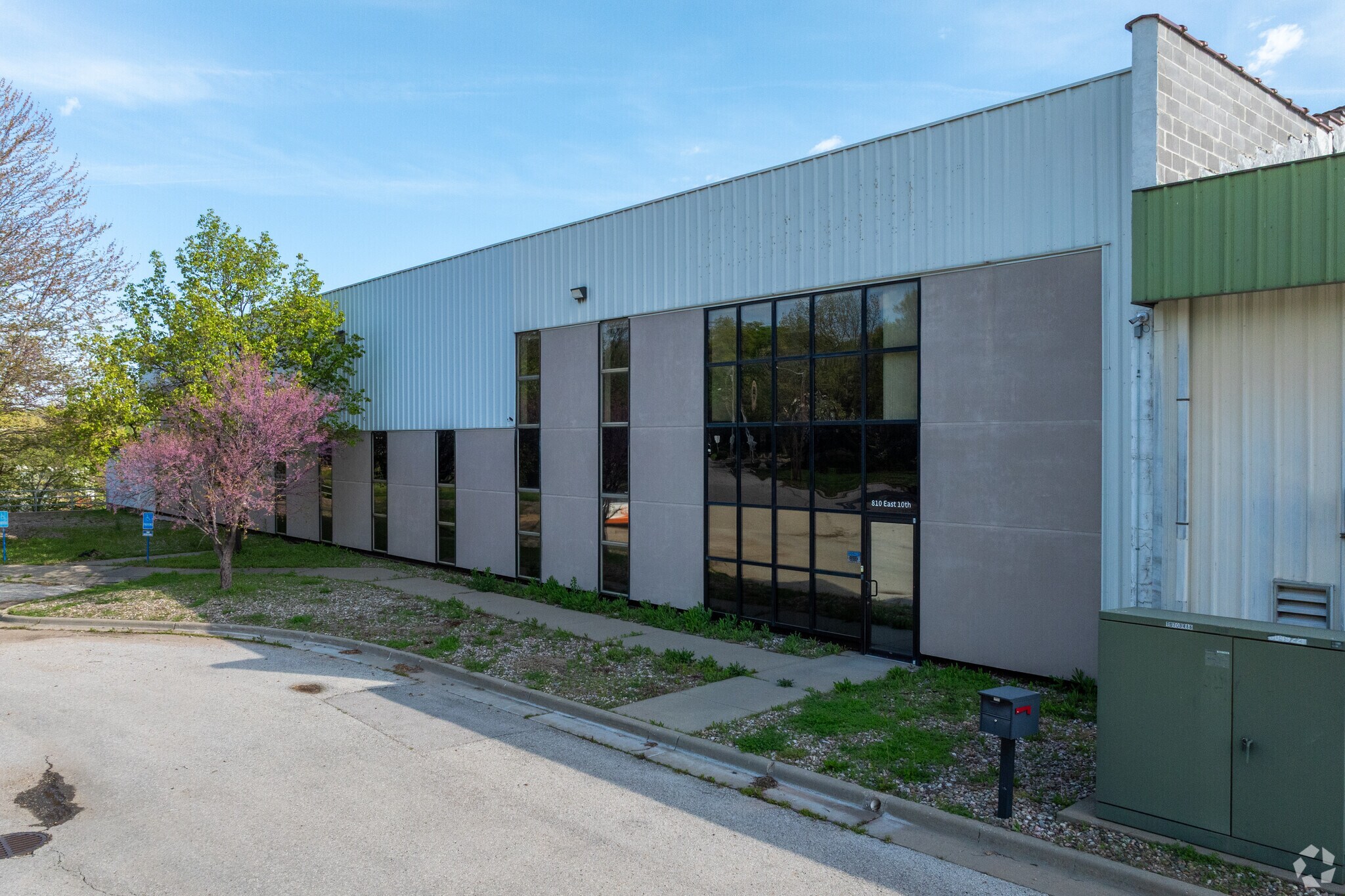 800-810 E 10th St, Lawrence, KS à vendre Photo principale- Image 1 de 20