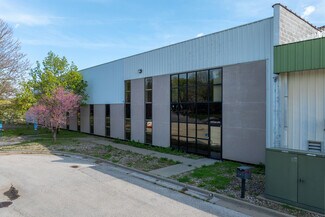 Plus de détails pour 800-810 E 10th St, Lawrence, KS - Flex à vendre