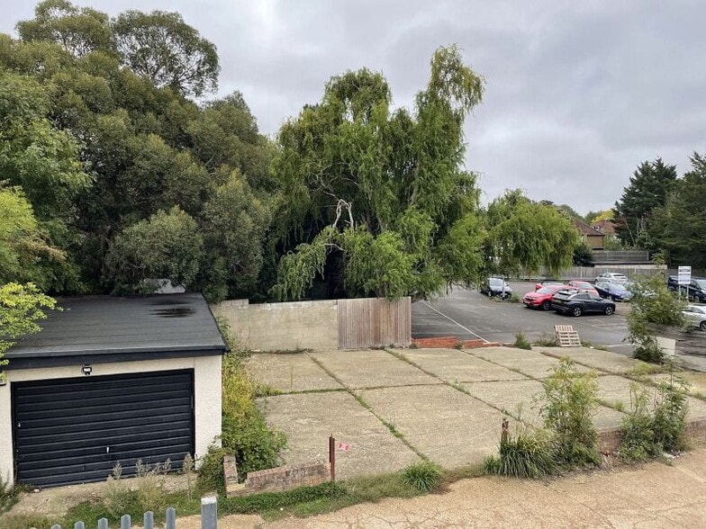 196 Kingston Rd, Epsom for sale - Primary Photo - Image 1 of 1