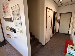 883 Hopmeadow St, Simsbury, CT for lease Lobby- Image 2 of 6