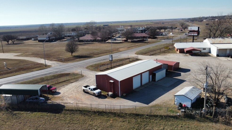 1202 Cherokee St, Lindsay, OK for sale - Building Photo - Image 3 of 68