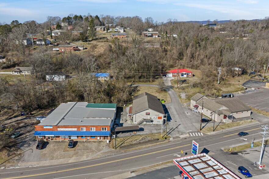 476 N Main St, Clinton, TN à vendre - Photo du bâtiment - Image 3 de 37