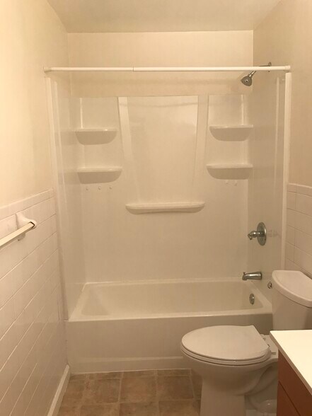 131 Howard Dr, Belleville, IL à vendre - Photo intérieure - Image 3 de 17