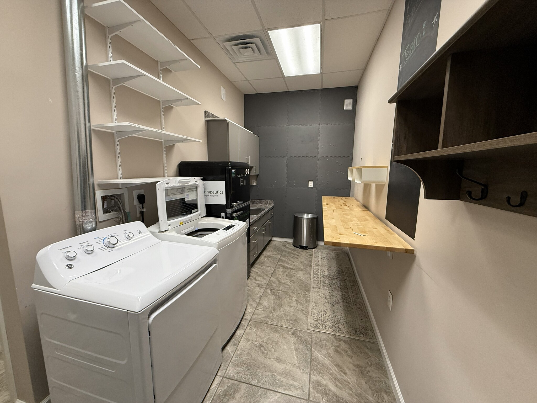 286-298 W Tienken Rd, Rochester Hills, MI for lease Interior Photo- Image 1 of 5