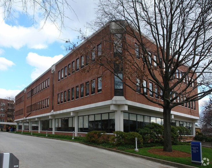 1 Lafayette Pl, Greenwich, CT à louer - Photo du bâtiment - Image 3 de 9