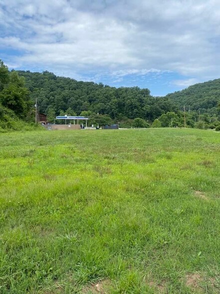 64 Dutch Hollow Rd, Charleston, WV for sale - Primary Photo - Image 1 of 1