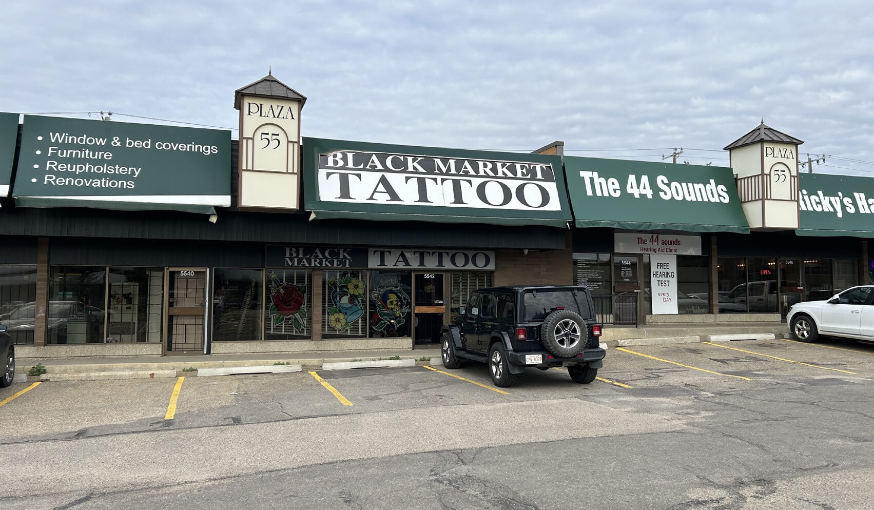5524-5548 Calgary Trl NW, Edmonton, AB for lease Building Photo- Image 1 of 11
