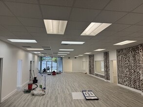 1288 N Tamiami Trl, North Fort Myers, FL for lease Interior Photo- Image 1 of 6