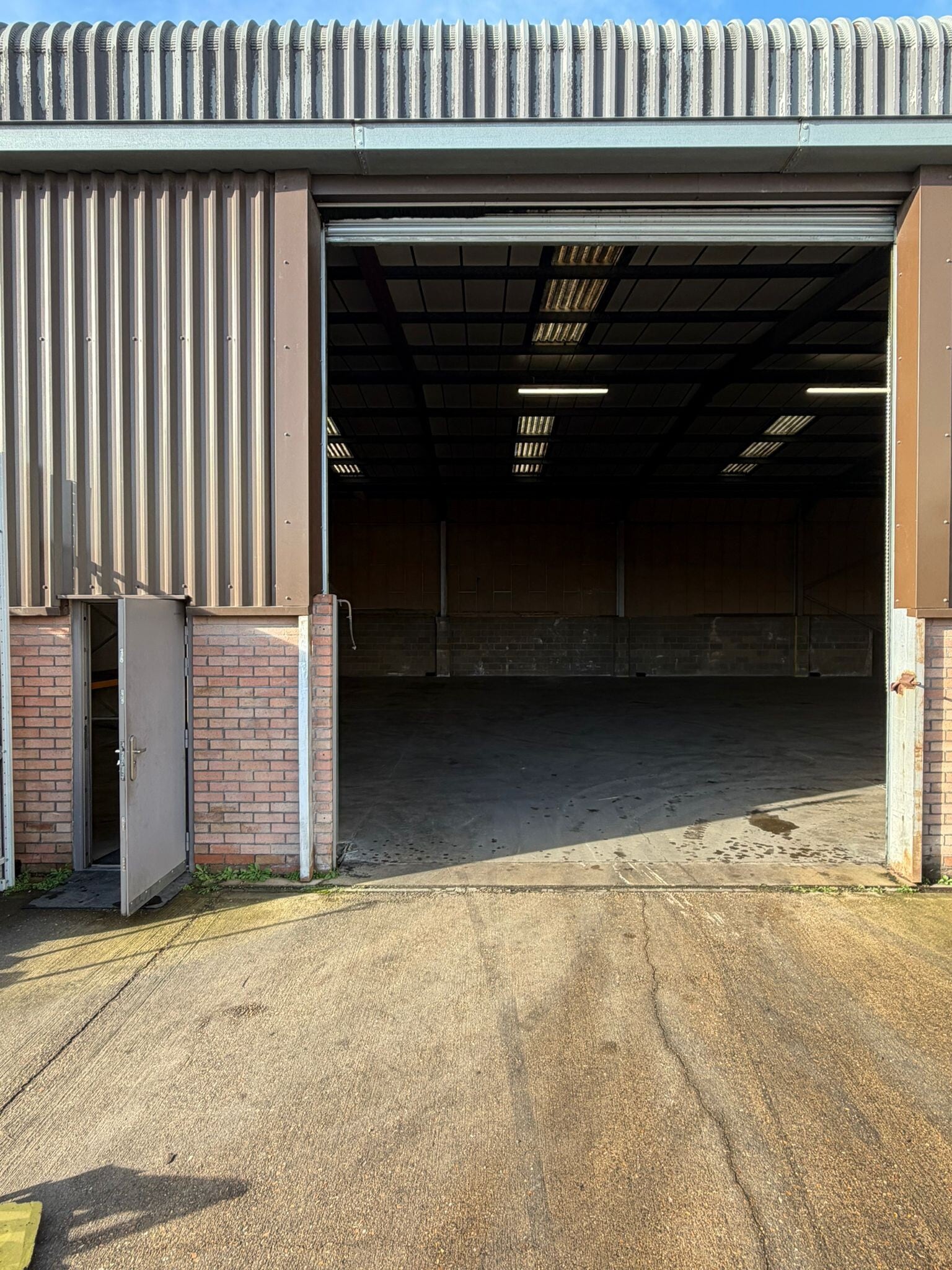 4 Singer Way, Kempston for lease Interior Photo- Image 1 of 8