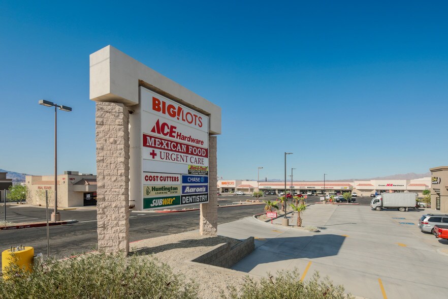 1799 Kiowa Ave N, Lake Havasu City, AZ à louer - Photo du bâtiment - Image 2 de 5